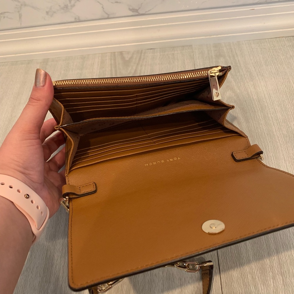 Tory Burch Emerson Wallet On A Chain Gem